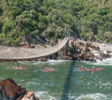 Kayak sur la rivière Tsitsikamma en Afrique du Sud