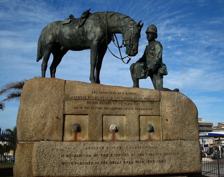 Le mémorial du cheval, Port Elizabeth Afrique du Sud Découverte
